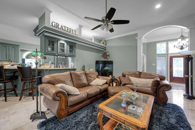 Building Photo - 192 Monterrey Rd W