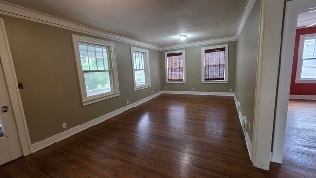 Building Photo - Beautiful 2BR 1BA unit w/ Covered Porch in Downtown Liberty