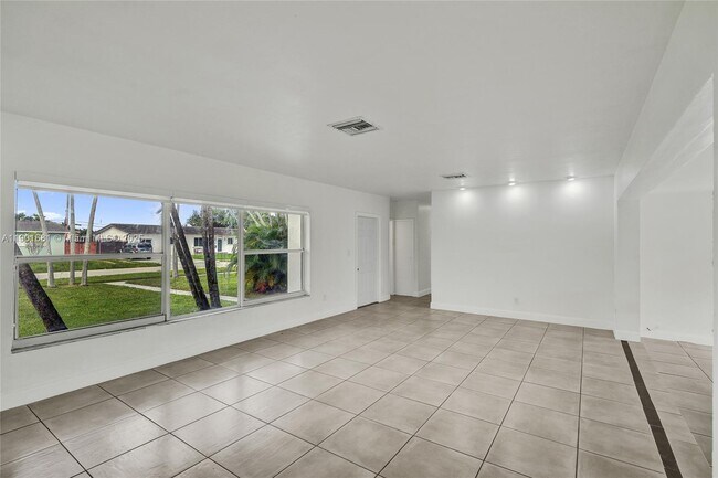 Building Photo - 5750 NW 111th St