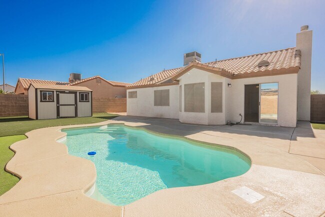 Building Photo - Henderson Single Story with Private Pool and RV Gate