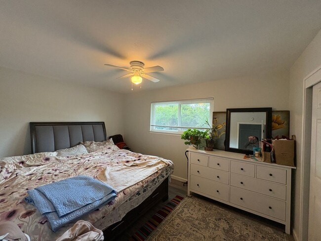 Building Photo - 5404 Gibbons Dr