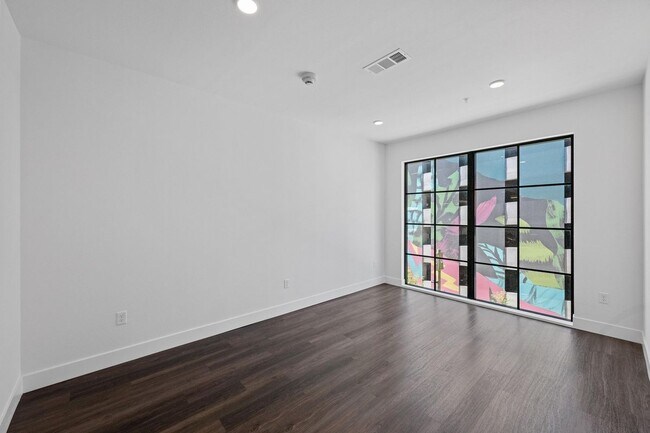 Building Photo - 4315 S Congress Ave