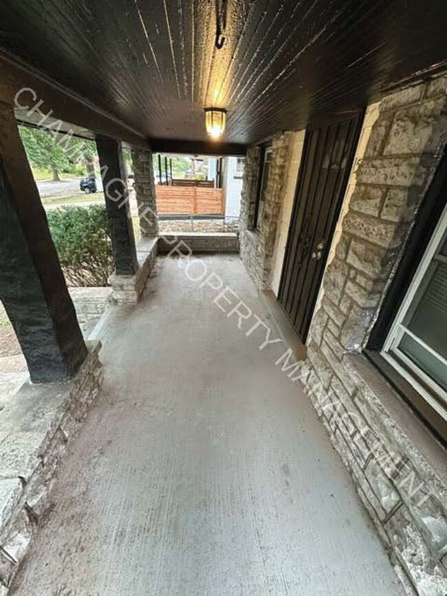 Building Photo - Recently Remodeled Home in Kansas City