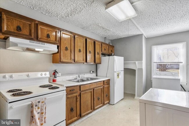 Building Photo - 135 E Antietam St