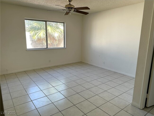 Building Photo - 5436 Burkshire Dr