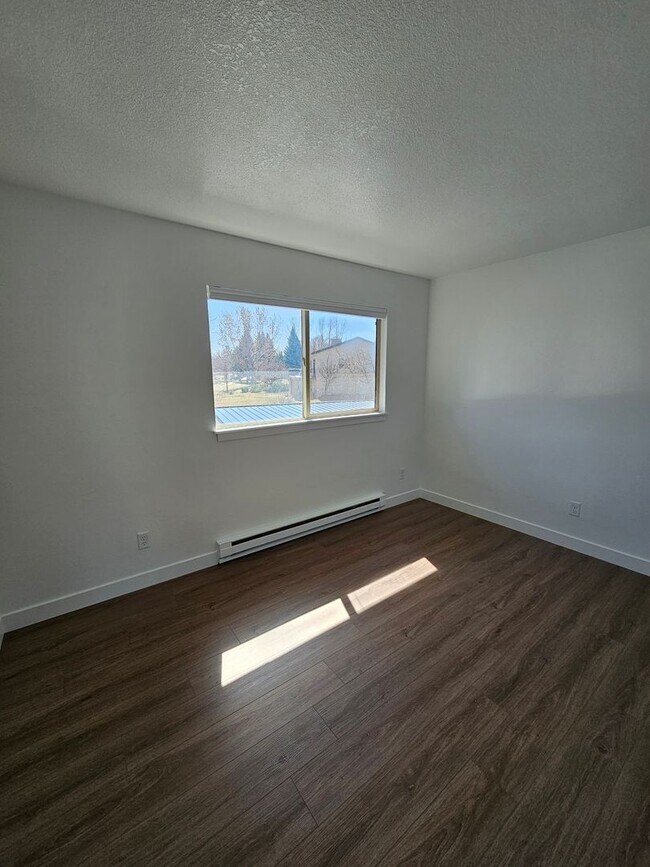 Building Photo - 42 Golf Course Ln