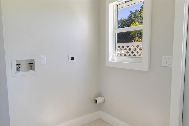 Building Photo - 5740 36th Pl