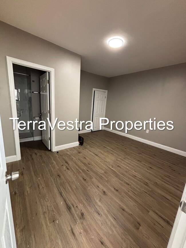 Building Photo - 220 E Broadway