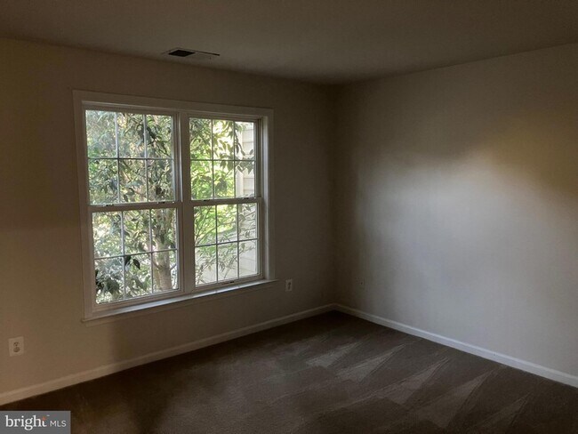 Building Photo - 5622 Arrowfield Terrace