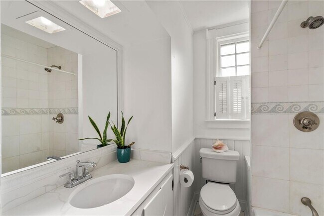 Building Photo - 34 Bull St