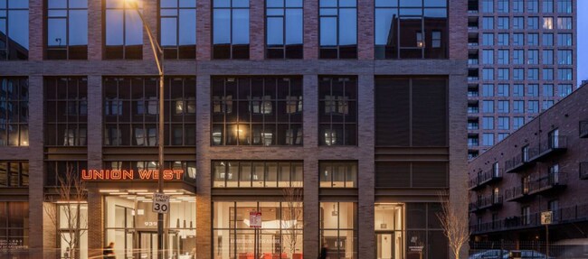 Building Photo - 19 N Morgan St