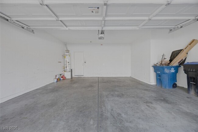 Building Photo - 155 Water Hazard Ln