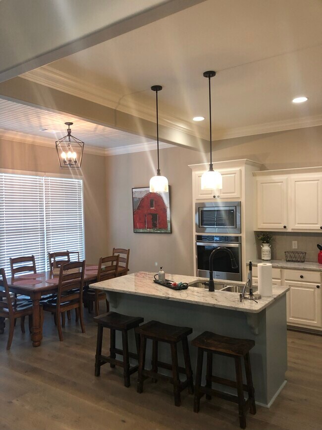 Building Photo - 5906 Settlers Dr