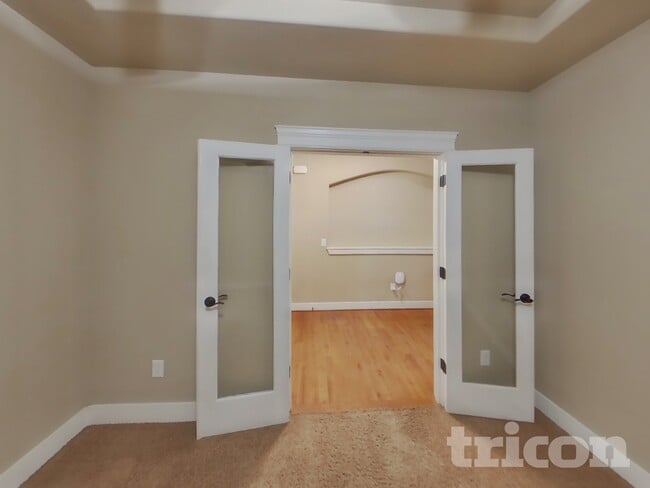 Building Photo - 4422 Logan Dr NE