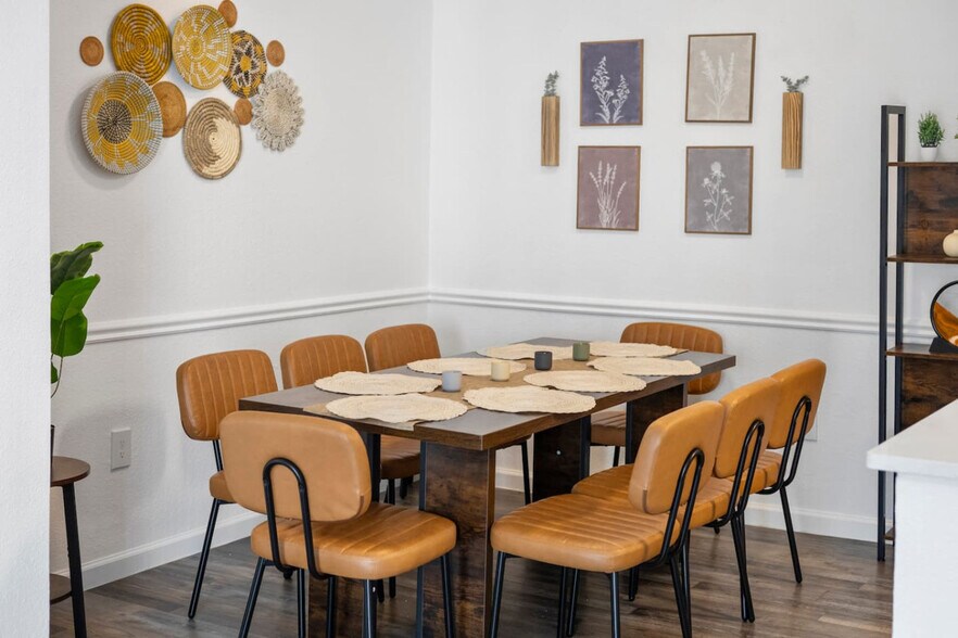 Building Photo - 2929 Kings Rd