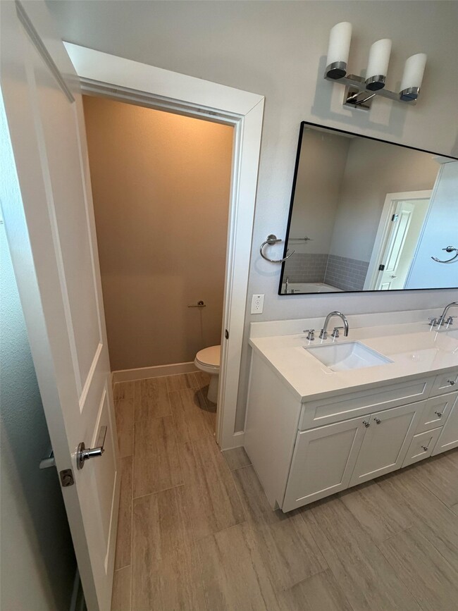 Building Photo - 10806 Warwana Rd