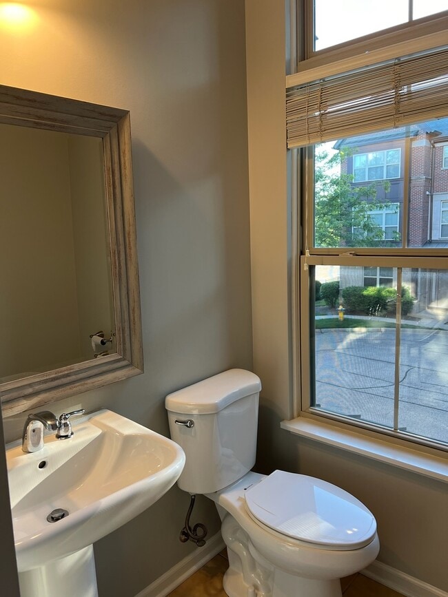 Building Photo - 705 Keystone Ln