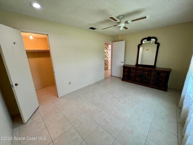 Building Photo - 1497 Krin Ct NE