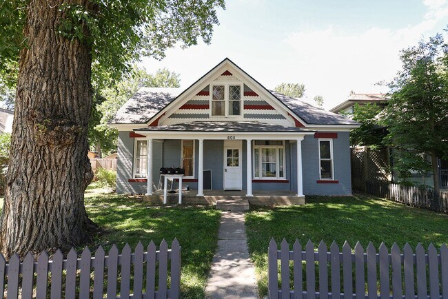 Primary Photo - 605 Mathews St