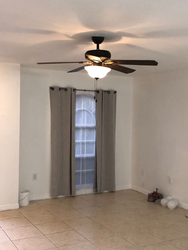 Building Photo - 1611 Sanibel Dr