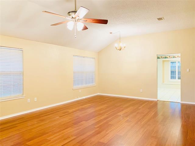 Building Photo - 2921 Lake Valley Dr