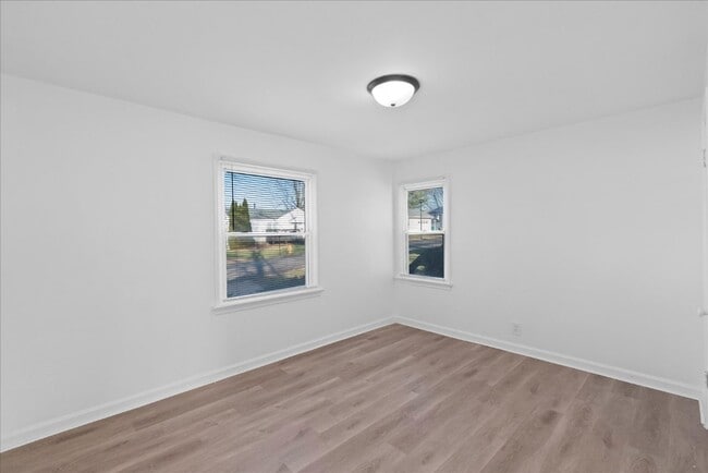 Building Photo - 1324 Odessa Dr