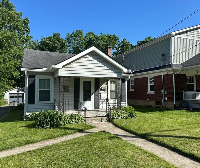 Primary Photo - 232 Bassett Ave