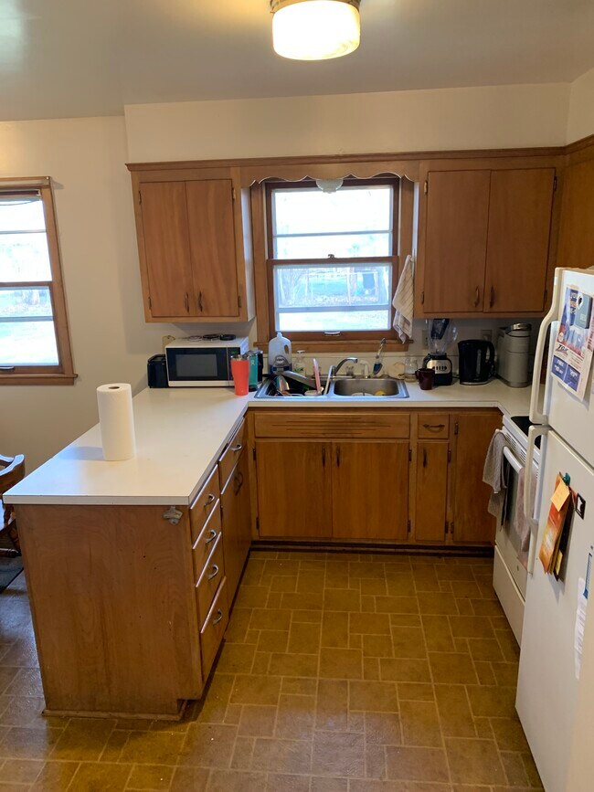 Building Photo - 108 Meadow Ln