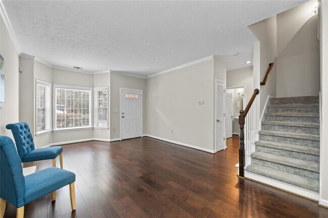 Building Photo - 2680 Pine Tree Rd NE