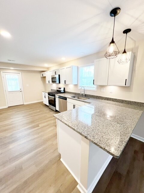 Building Photo - SOUTH BROADRIPPLE - 4 BR/2BA LIKE BRAND NEW!