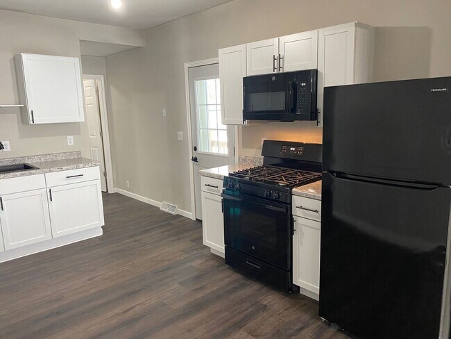 Building Photo - 500 Pier St