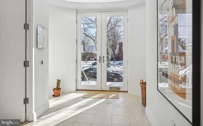 Building Photo - 4527 Q Pl NW