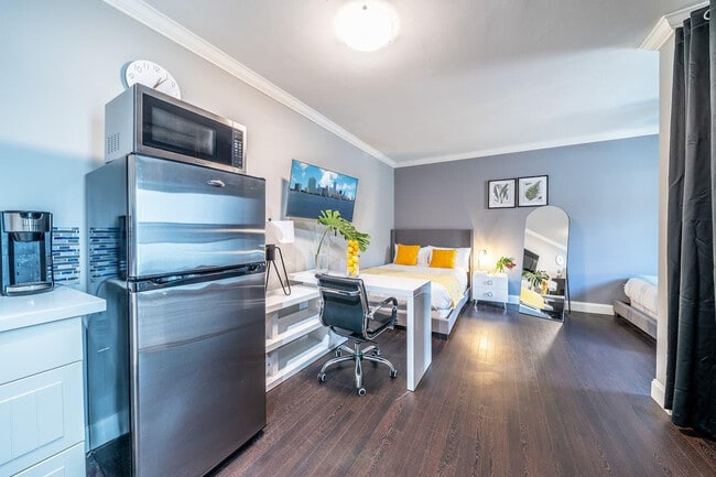 Building Photo - 2101 N 52nd Ave