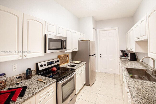Building Photo - 2412 Venetian Way