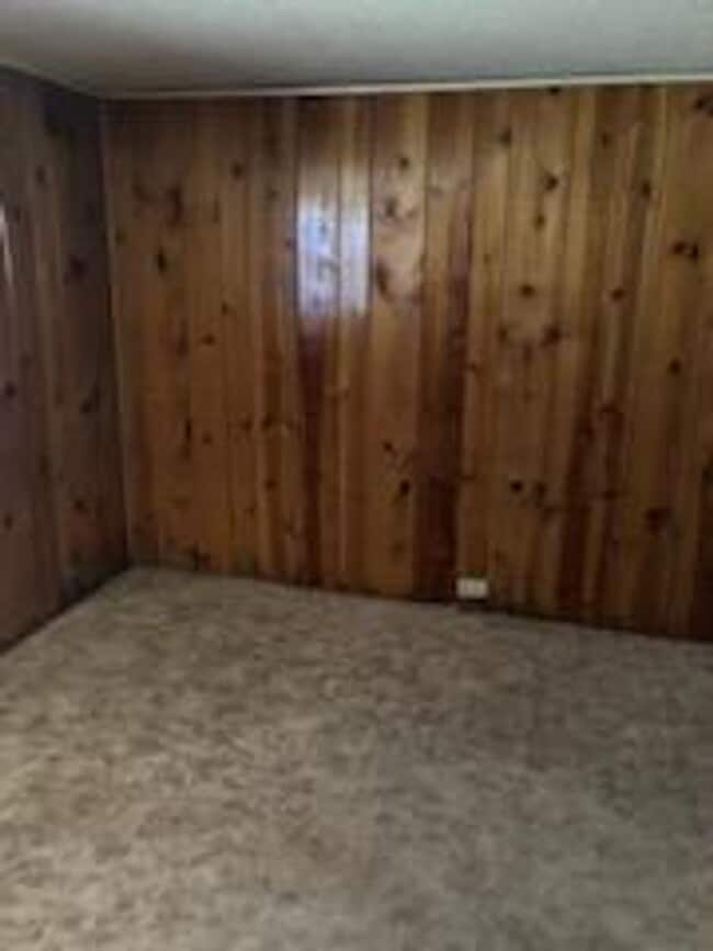 Building Photo - $900 - 2 Bedroom 1 Bath Duplex - Close to South Dakota School of Mines!