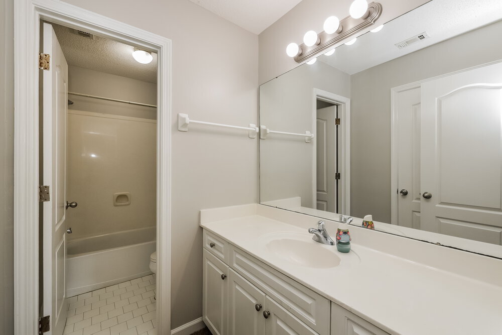 Building Photo - 10076 Sutton Ridge Ln