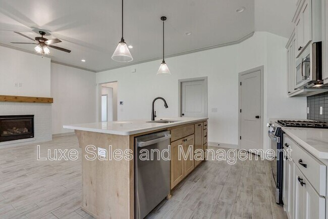 Building Photo - 6133 Frankie Lynn Ln