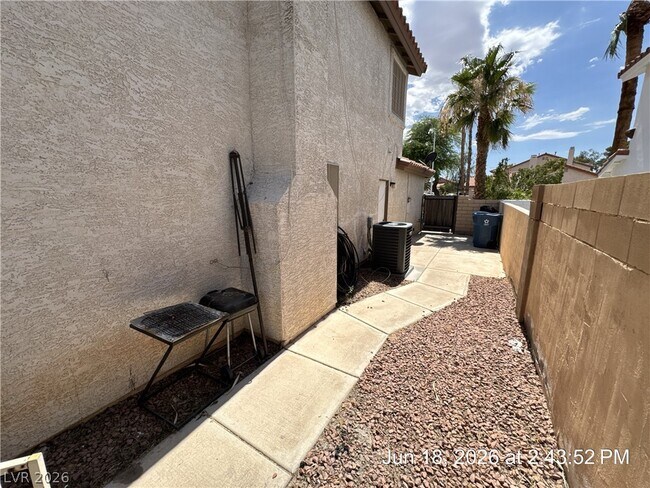 Building Photo - 8240 Marcasel Dr