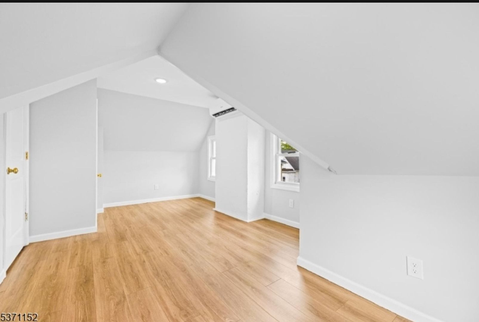 Building Photo - 87 Isabella Ave