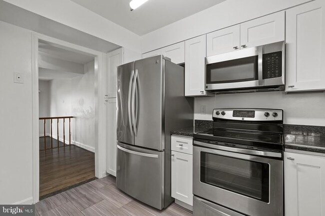 Building Photo - 2927 S Woodstock St