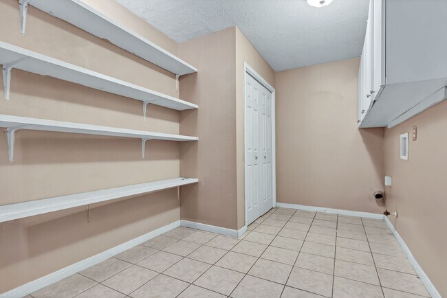 Building Photo - END OF JULY MOVE IN!!  Spacious 4 Bedroom 2 Bathroom Home with Huge Yard!