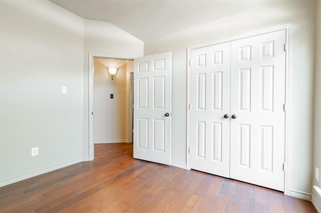 Building Photo - 1875 Crestlake Dr