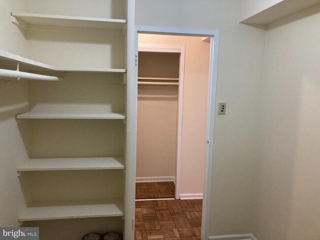 Building Photo - 1801 Clydesdale Pl NW