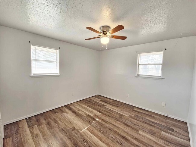 Building Photo - 3224 Lazy Ln