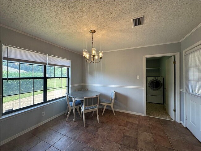 Building Photo - 6750 Browder Dr