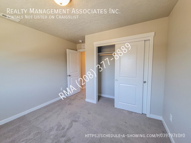 Building Photo - 3104 N Network Ln