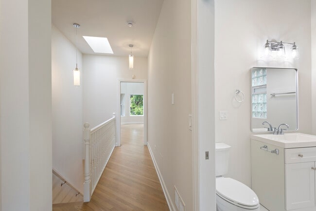 Building Photo - 6505 S Woodlawn Ave