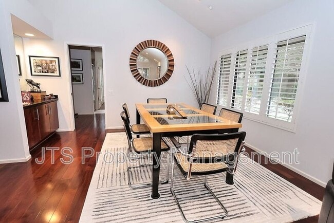 Building Photo - 2010 Promontory Point Ln