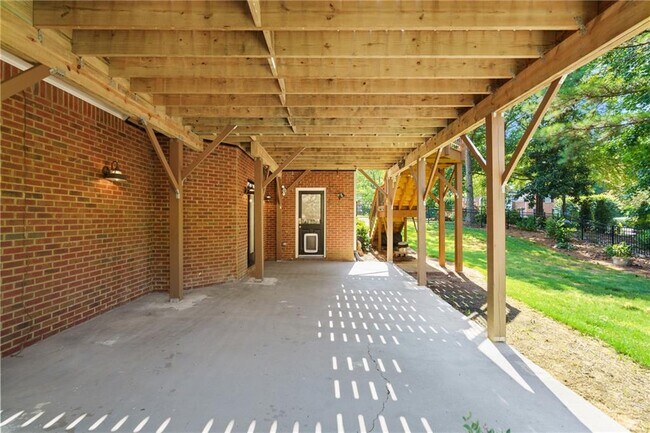 Building Photo - 455 Majestic Cove