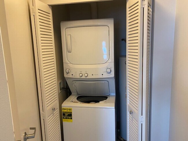 Building Photo - 801 South St